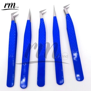 แหนบต่อขนตา RMI Royal Blue Professional รุ่น Diamond Grip ปลายแหลม ผลิตจากเหล็กกล้าคุณภาพสูง ใช้งานได้ยาวนาน - Product Image 3