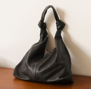 Best Manufacturing Leather Zipper Closure stylish Leather Hobo <b>Bag</b> Wind-resistant Black Colors High Quality Leather Hobo <b>Bag</b> - Product Image 6