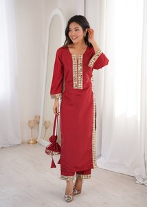 Elegante Conjunto de Kurti y Pantalón con Diseño de Crepé Natural y Adornos de Espejo, con Batwa de Diseñador – Ropa Étnica Festiva para Mujer - Product Image 5