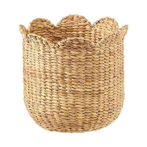 Cesta de Jacinto de Agua con Pétalos Medianos, Natural, de The Container Store - Product Image 1