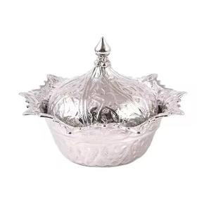 Bol à dattes en métal de luxe fait main, durable et compatible micro-ondes, élégant récipient à collation pour dattes, noix, amandes, idéal pour le Ramadan, l'iftar et les fêtes. - Product Image 4