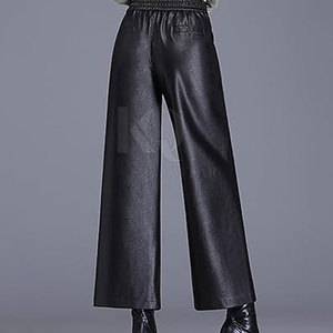 Pantalones de cuero elegantes para mujer, corte ajustado, diseñados para un estilo urbano y para combinar con diferentes atuendos. - Product Image 3