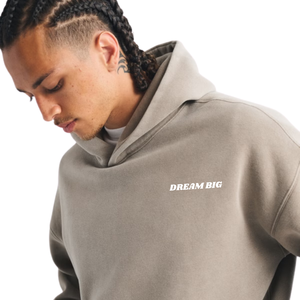 Sweat à capuche beige personnalisé pour homme, logo minimaliste sur la poitrine, streetwear haut de gamme, fabricant de vêtements OEM, fournisseur en gros de marques privées - Product Image 1