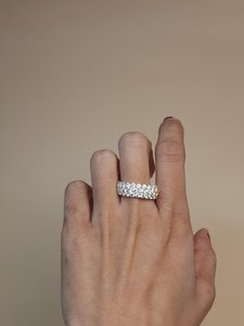 Anillo de Diamantes Cultivados en Laboratorio de 2 Quilates, 3 Filas, Corte Brillante Redondo, Chapado en Oro de 18K, Certificado IGI, Anillo de Lujo para Boda, Aniversario o Fiesta - Product Image 3