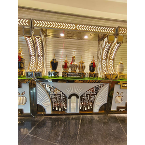 Comptoir de buffet pour mariage indien, souvent éclairé par des lumières et décoré de finitions dorées ou à motifs. - Product Image 1
