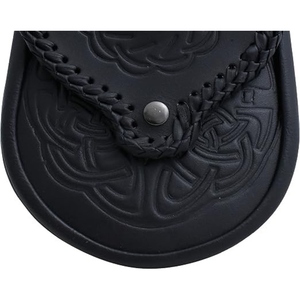 Sporran de Cuero Negro Premium con Diseño Celta Grabado, Borde Trenzado y Emblema de Dragón Dorado, Accesorio Tradicional para Kilt Escocés - Product Image 3