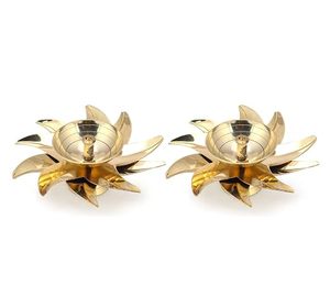 Ensemble de porte-bougies en laiton plaqué or en forme de lotus pour la décoration de la maison - Product Image 4