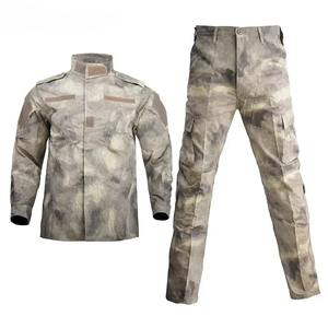 Traje de Uniforme Otoño-Invierno, Camuflaje Piel de Tiburón, Forro Polar, Poliéster Grueso, Ropa Abrigada para Exteriores, Tallas Grandes - Product Image 4