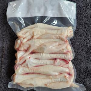 Pieds de poulet de qualité supérieure, surgelés pour un stockage sûr. Parfaits pour les acheteurs en gros et les acheteurs en grandes quantités. - Product Image 6