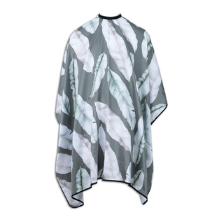 Delantal de Barbero Impermeable de Poliéster para Adultos, con Logotipo Personalizado Impreso, Cómodo, para Cortar el Cabello, Capa Negra para Salón de Belleza - Product Image 3