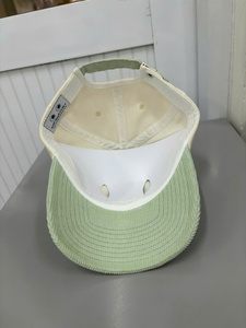 Gorra de Béisbol de Pana de 6 Paneles sin Estructura con Logotipo Personalizado, Fabricada en Vietnam, para Adultos, Uso Casual en Invierno y al Aire Libre - Product Image 4
