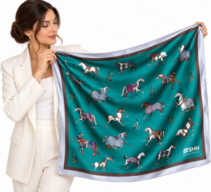 Pañuelo de satén para mujer con estampado ecuestre en verde azulado, diseño de caballo, tacto de seda, cuello cuadrado, borde en contraste, logotipo personalizado, accesorio de moda - Product Image 3