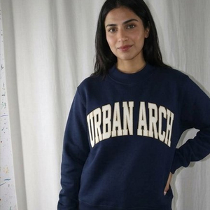 Sudadera Urbana de Cuello Redondo para Mujer, Corte Regular, 100% Algodón, Estilo Universitario, Ropa para la Universidad, el Campus o la Escuela - Product Image 3