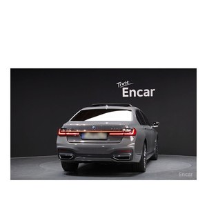 บีเอ็มดับเบิลยู 740Li XDrive M Sport ซีรีส์ 7 ปี 2022 รถเก๋ง 122,234 กม. พวงมาลัยซ้าย เกียร์อัตโนมัติ เบาะหนัง - Product Image 4