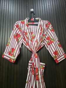 เสื้อคลุมสตรีลายสตรอเบอร์รี่สีน้ำตาลแขนสามส่วนคอวียาวเต็มตัวผ้าฝ้าย 100% นุ่มสบายสวมใส่สบายๆในฤดูใบไม้ผลิ - Product Image 3
