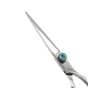 Ciseaux de coiffure professionnels en acier inoxydable, manche ergonomique incliné, fabrication pakistanaise pour salons et barbiers - Product Image 6