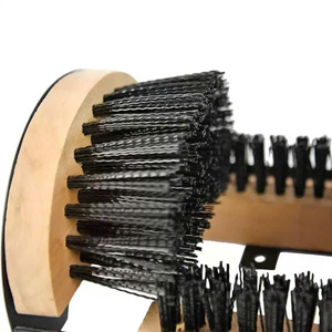 Nettoyeur de chaussures en bois industriel avec double brosse et cadre métallique pour l'utilisation dans les jardins et les garages - Product Image 3