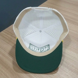 Gorra de Golf Personalizada de 5 Paneles, OEM, Perforada con Corte Láser, MOQ Bajo, Logotipo de Marca Privada, Fabricante, Venta al Por Mayor, Suministro a Granel - Product Image 4