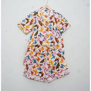 Conjunto de pijama de algodón 100% hecho a mano en India, transpirable, con estampado de mariposas, estilo vintage, ropa de dormir corta para mujer. - Product Image 6