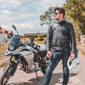 Veste en cuir pour homme, sur mesure OEM, haute qualité, best-seller, veste en cuir pour moto pour homme, fabriquée par Wings Traders - Product Image 2