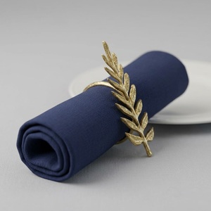 Boucles de serviette en forme de flocon de neige doré métallique en gros pour la décoration de mariages de luxe, la restauration et les fêtes, anneau de serviette doré de luxe pour Noël - Product Image 2