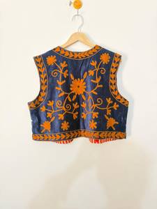 Wholesale <b>Velvet</b> Suzani Embroidery Lightweight Short Floral Cotton Vest <b>Coat</b> for <b>Women</b> Handmade Boho Ethnic Pullover Jacket - Product Image 4