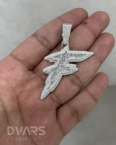 Colgante de Lujo con Logotipo Inicial de Plata de Ley 925 y Moissanita VVS, Joyería Hip Hop Personalizada con Nombre/Número, Bañado en Rodio/Oro - Product Image 4