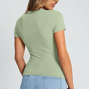 T-shirts courts Bella Canvas pour femmes, coupe ajustée, col rond, manches courtes, t-shirts graphiques - Product Image 1