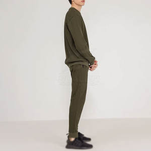 Conjunto Deportivo Ligero para Hombre, Invierno, Rendimiento Activo, Tejido Transpirable y Flexible que Ofrece Comodidad y Estilo para Todo el Día - Product Image 3