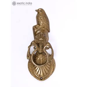Aldaba de puerta de diseño de pájaro Kiritmukha de latón hecho a mano de 9 pulgadas para decoración del hogar y propósito de regalo hecho en La India - Product Image 1