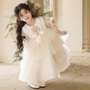 Vestido de noche blanco con cuello redondo Layla para niñas, vestido tutú de flores bordado a mano con mangas cortas, suministro ODM para niños - Product Image 1