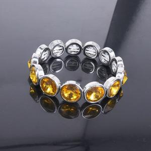 Brazalete Moderno Unisex Estilo Hip Hop, Chapado en Oro, Joyería para Fiestas, con Diamantes Sintéticos Cultivados en Laboratorio, Diseño Personalizado SHRAVI - Product Image 5
