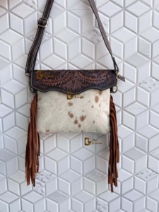 Bolso bandolera de cuero con flecos y grabado a mano estilo occidental, vintage, bohemio, hecho a mano, de piel con pelo, multiusos. - Product Image 4