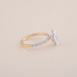 Bague de fiançailles de luxe en diamant de laboratoire taille marquise 2,30 carats, pavé, plaqué rhodium, argent sterling 925 massif, certifiée IGI - Product Image 2