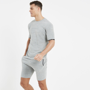 Ensemble de shorts streetwear personnalisés pour hommes, en coton mélangé uni, avec logo imprimé en relief, respirant et taille élastique - Product Image 4