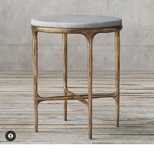 Table d'appoint ronde en métal au design pelucheux, table basse de style antique, table d'appoint en aluminium sur mesure de qualité supérieure pour la laiterie. - Product Image 2