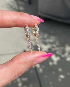 Boucles d'oreilles Huggie personnalisées en or massif 14 carats avec diamant de laboratoire 0,50 ct rond F VS, pavé, pointues, mini créoles pour femme - Product Image 2