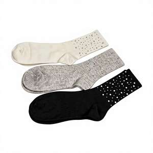 Calcetines de Mujer de Alta Calidad, Modernos, con Doble Protección Antibacteriana, Lujosos y Ligeros - Product Image 1