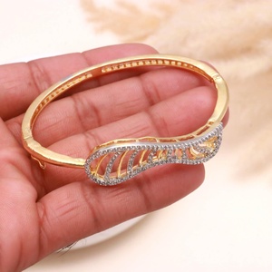 Brazalete Abrible de Latón Chapado en Oro de 22K con Circonitas, Brazalete Kada, Joyería Tradicional para Bodas, Regalo para Ella - Product Image 3