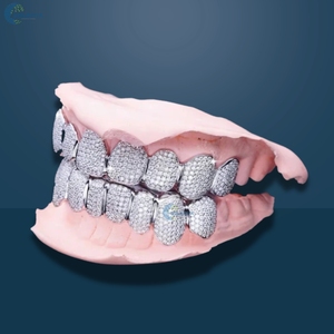 Juego de 8 Dientes Superiores y 8 Inferiores con Diamantes Cultivados en Laboratorio, Estilo Hip Hop, Oro Blanco de 10K - Product Image 2