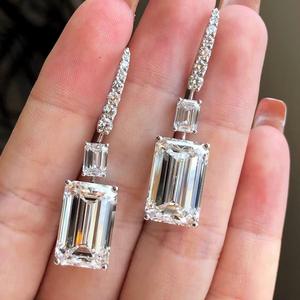Pendientes de Aro con Esmeralda Cultivada en Laboratorio y Diamantes de Corte Redondo en Oro o Plata, Certificados por IGI, DEF VVS VS, Pendientes de Lujo con Múltiples Piedras, Regalo - Product Image 3