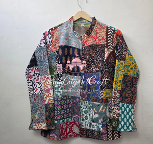 Veste respirante en coton tricoté à la main avec points Kantha, style vintage, réversible, patchwork, pour femmes, style bohème, matelassée, ouverte sur le devant - Product Image 3