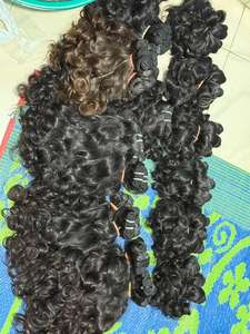 Perruque en cheveux humains vierges en gros, cheveux indiens bouclés doux à cuticules intactes avec baby hair, petite taille de bonnet - Product Image 5