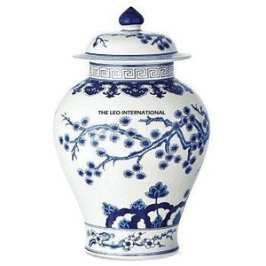 Pot à gingembre décoratif en émail bleu et blanc Art Déco avec couvercle, design durable fait main, vaisselle en porcelaine, vases - Product Image 3
