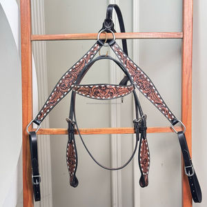 Ensemble de clous Western Horse en cuir usiné à la main Headstall et collier de poitrine fabriqués à la main avec un design personnalisé pour Rodeo Trail & Show - Product Image 4