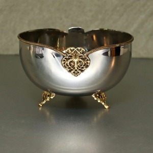 Elegante Tazón Decorativo Hecho a Mano, Ecológico, de Dos Tonos, Plateado y Dorado, con Patas Ornamentadas, Centro de Mesa Vintage - Product Image 3