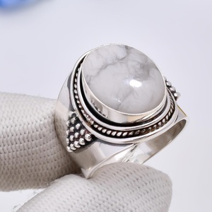 Anillo Hecho a Mano de Plata de Ley 925 con Howlite Natural – Anillo de Piedra Preciosa Único para Mujer, Joyería Boho - Product Image 6