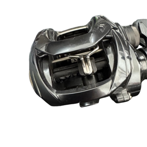Moulinet de pêche à lancer d'occasion haut de gamme Daiwa Tatula SV TW 103SHL pour gaucher, performance de lancer fluide, rapport de transfert 7.1:1, faible. - Product Image 2