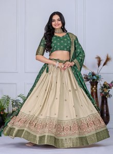 Présentation de notre dernière collection de lehenga en tissu Lichi lourd avec bordure jacquard. - Product Image 5