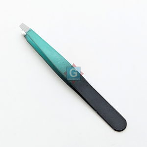 Pinzas de Acero Inoxidable con Punta Inclinada para Depilación Facial con Acabado Azul Verdoso y Negro - Product Image 1